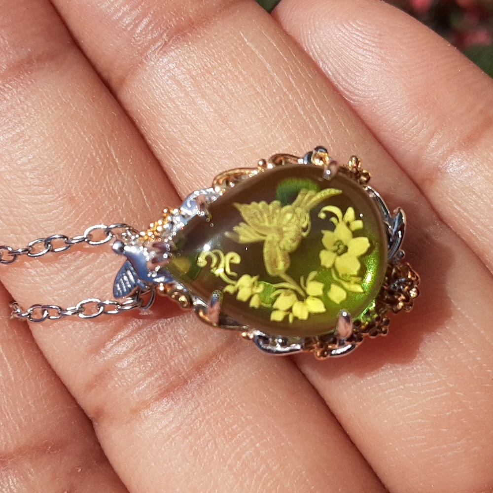 925 Hand Carved Intaglio Amber Hummingbird, Flower Green Pendant & Chain. FIRM.